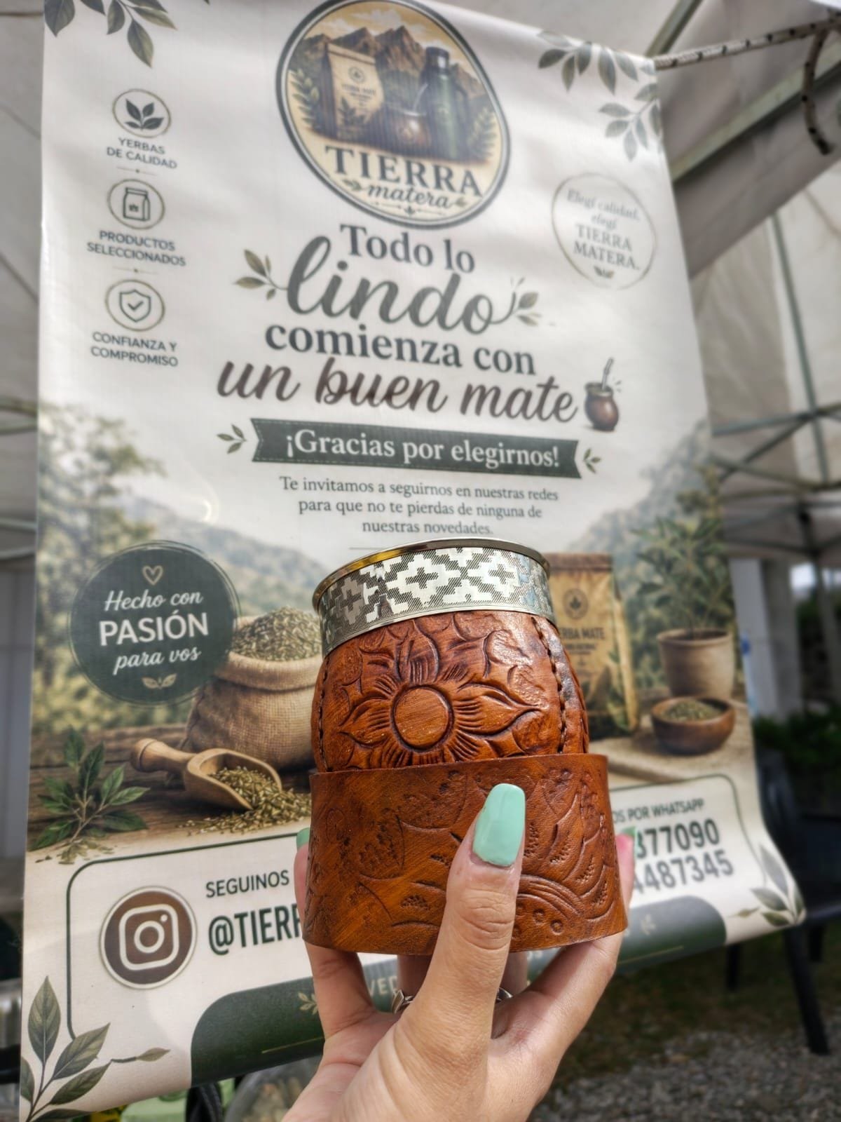 Mate Imperial criollo cuero repujado virola de alpaca cincelada
